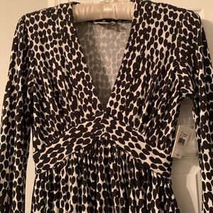 Milly dotted dress, v-neck, NWT, banded empire waist, 2 button cuff, P